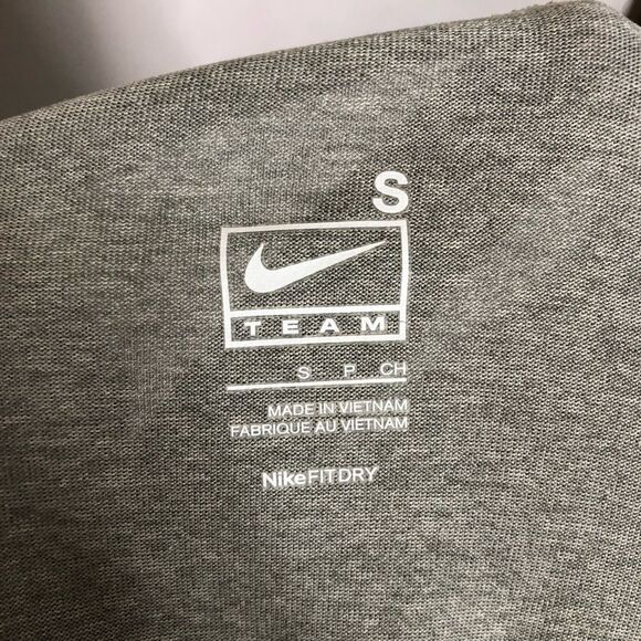 Nike Fit Dry Active Long Sleeve - Men’s S - Picture 6 of 6